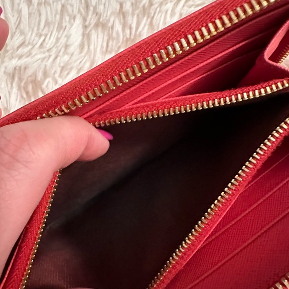 Prada zippy wallet - Picture 5 of 8